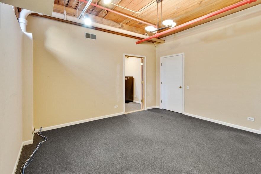 More Photos Of 1327 W Washington Blvd, Chicago Loft Creative Space For Lease