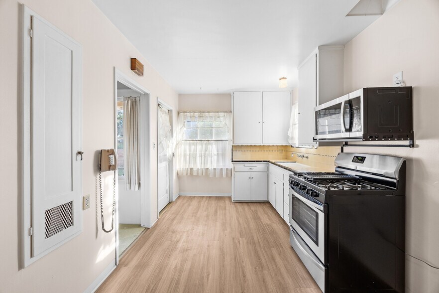 More Photos Of 1047 N San Gabriel Ave, Azusa Apartments For Sale