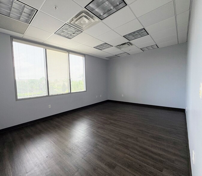 More Photos Of 9145-9161 Narcoossee Rd, Orlando Unknown For Lease