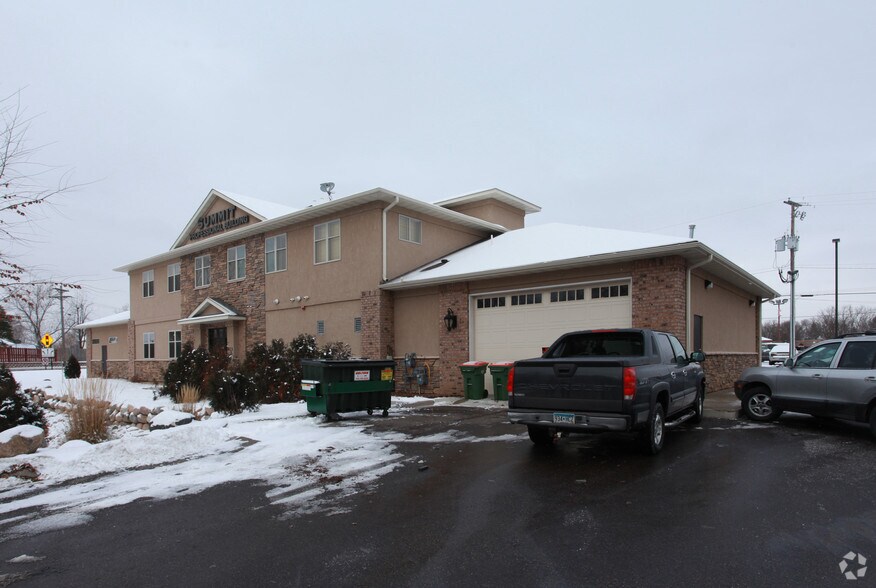 More Photos Of 913 Manor Dr NE, Spring Lake Park Office For Lease