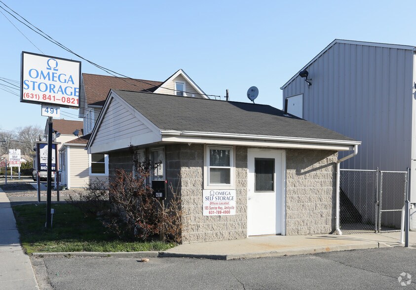 More Photos Of 491 Broadway, Amityville Self Storage For Sale
