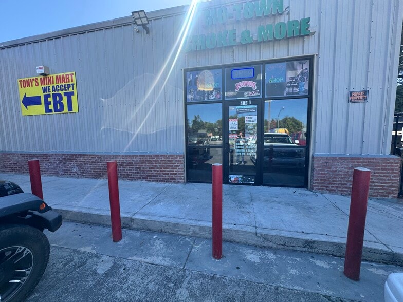 More Photos Of 405 McHenry Ave, Modesto Auto Dealership For Sale