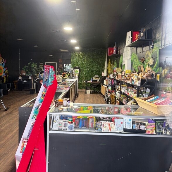 More Photos Of 6124-6150 W 25th St, Indianapolis Unknown For Lease