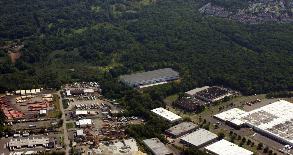 More Photos Of 303 Helen St, South Plainfield Warehouse For Lease