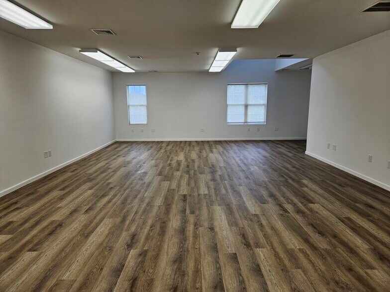 More Photos Of 5 Walter E Foran Blvd, Flemington Medical For Lease