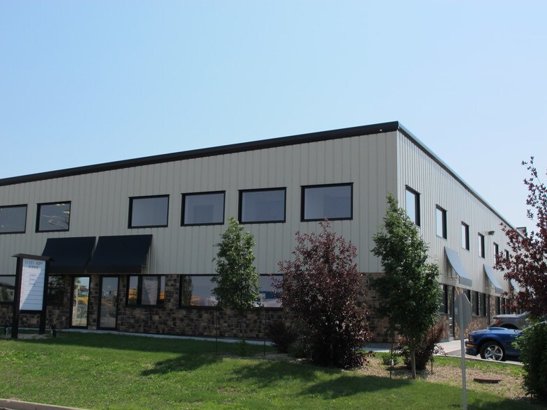 More Photos Of 11121 83rd Ave, Fort Saskatchewan Warehouse For Lease