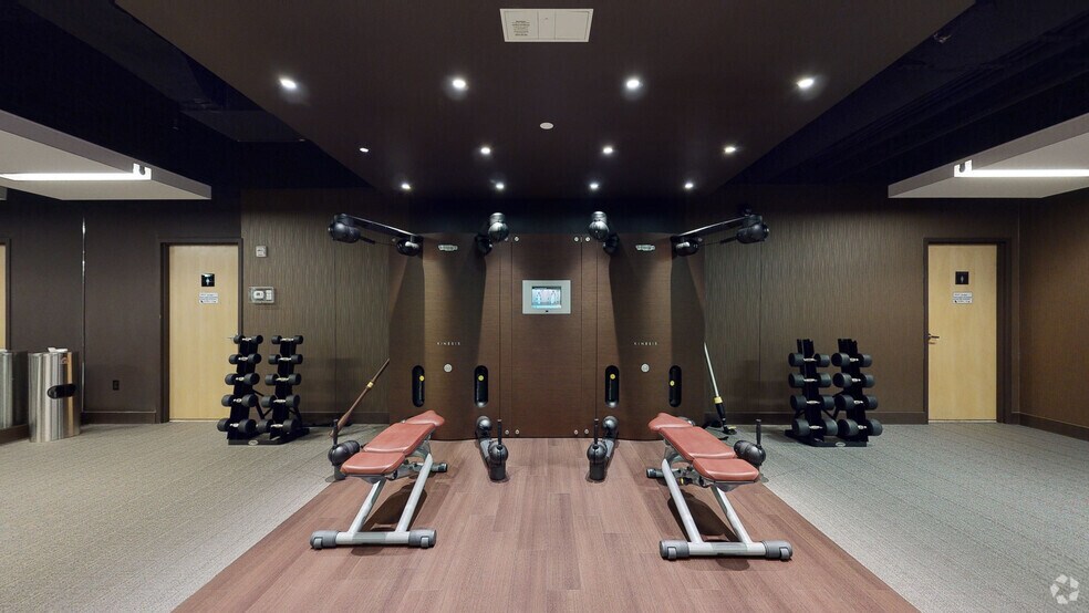 More Photos Of 100 Beard Sawmill Rd, Shelton Office For Lease