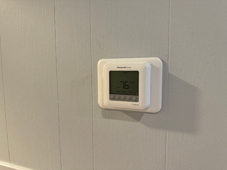 More Photos Of 116 N Clark St, Burleson Religious Facility For Sale