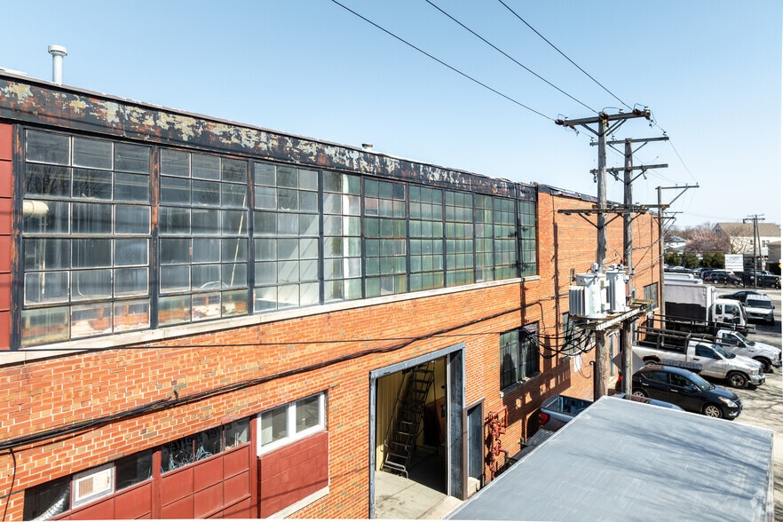 More Photos Of 5066-5070 N Kimberly Ave, Chicago Manufacturing For Lease