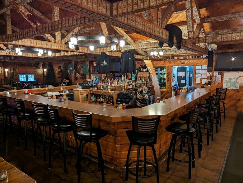 More Photos Of 32600 N State Route 44, Slate Run Hotel For Sale