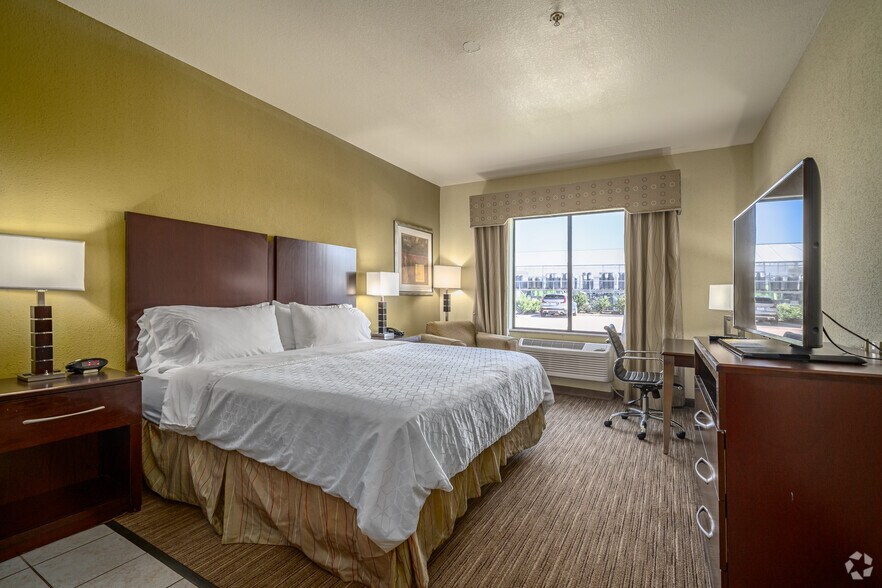 More Photos Of 31380 FM 2920 Rd, Waller Hotel For Sale