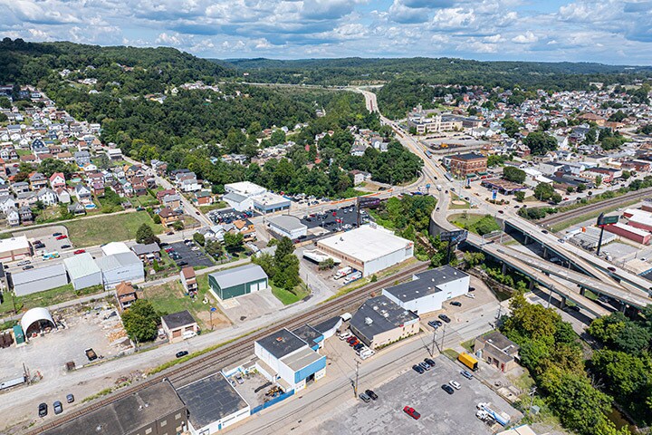 More Photos Of 100 Tripak Industries Blvd, Tarentum Distribution For Sale