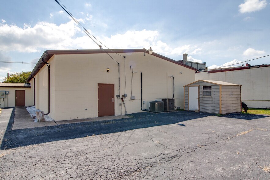 More Photos Of 219 N Main St, Marissa Specialty For Sale