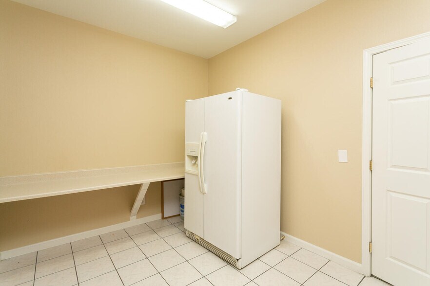 More Photos Of 11811 Upham St, Broomfield Warehouse For Lease