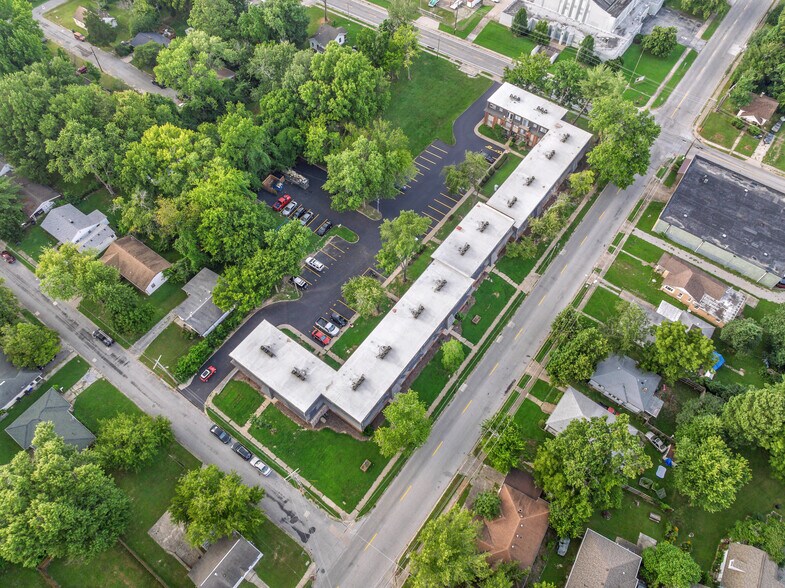 More Photos Of 400 N Oakland Ave, Carbondale Apartments For Sale