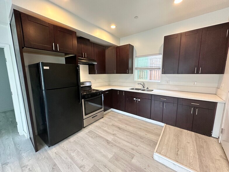 More Photos Of 5502-5506 University Ave, San Diego Apartments For Sale