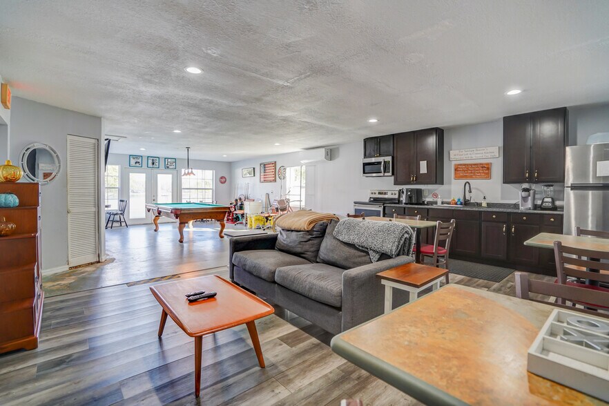 More Photos Of 2060 US Highway 27 N, Avon Park Hotel For Sale