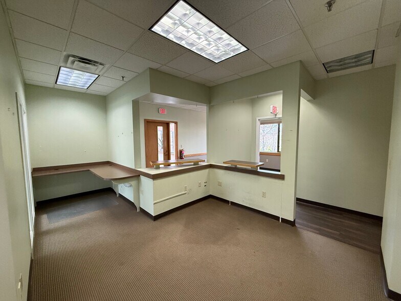More Photos Of 100 Foden Rd, South Portland Medical For Lease