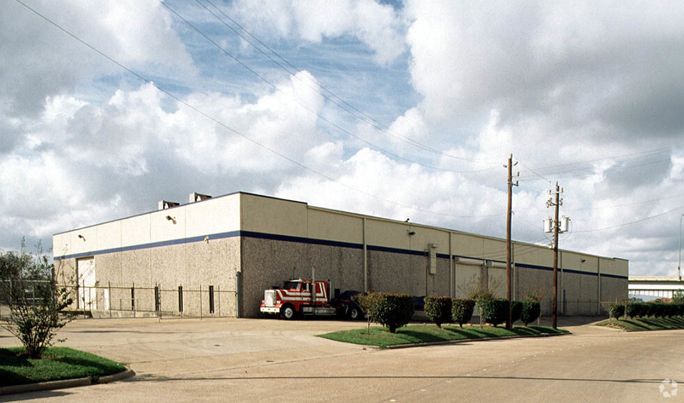 Primary Photo Of 7010 Zoltowski St, Houston Warehouse For Lease