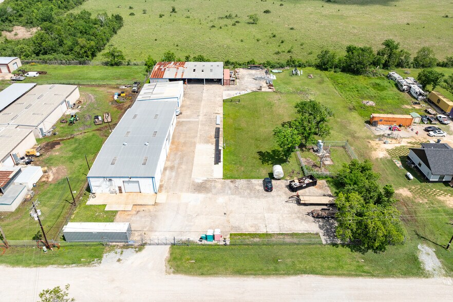 More Photos Of 219 Legion Rd, Angleton Warehouse For Sale