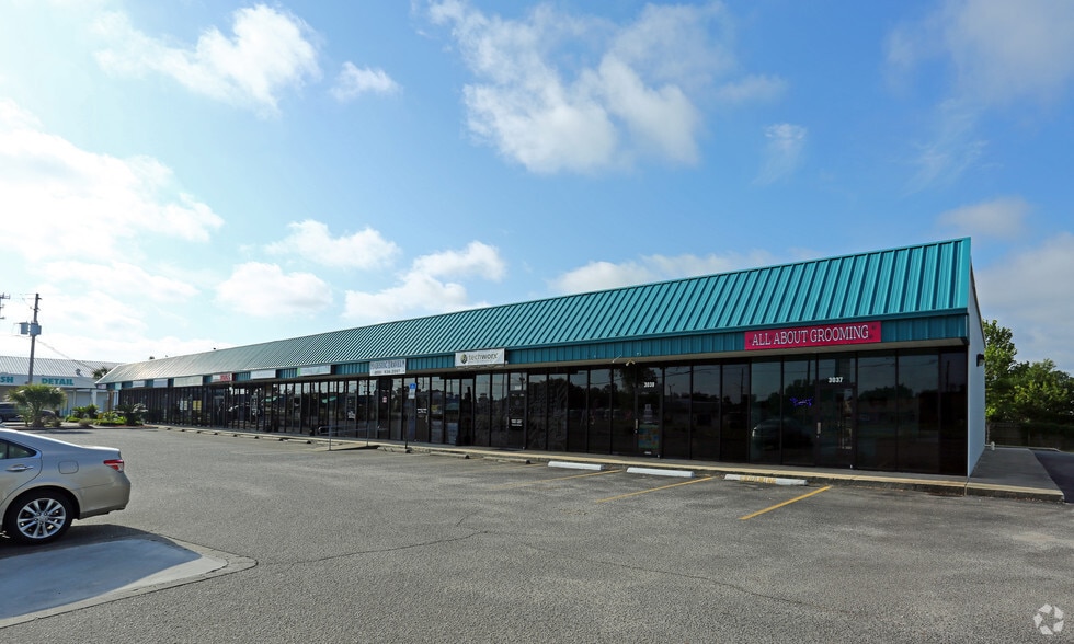 More Photos Of 3037-3059 Gulf Breeze Pky, Gulf Breeze Unknown For Lease