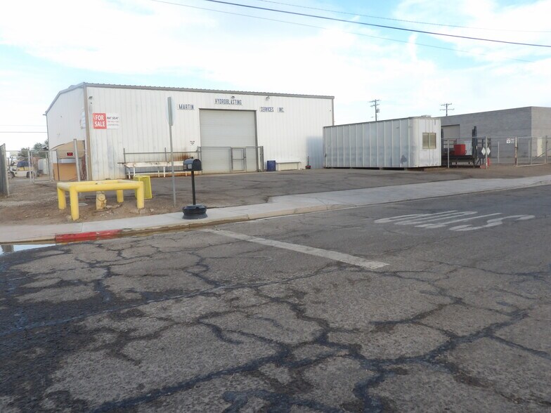 Primary Photo Of 500 S N St, Imperial Warehouse For Sale