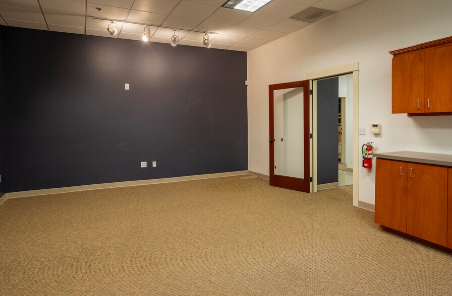 More Photos Of 180 Lithia Way, Ashland Office Residential For Sale