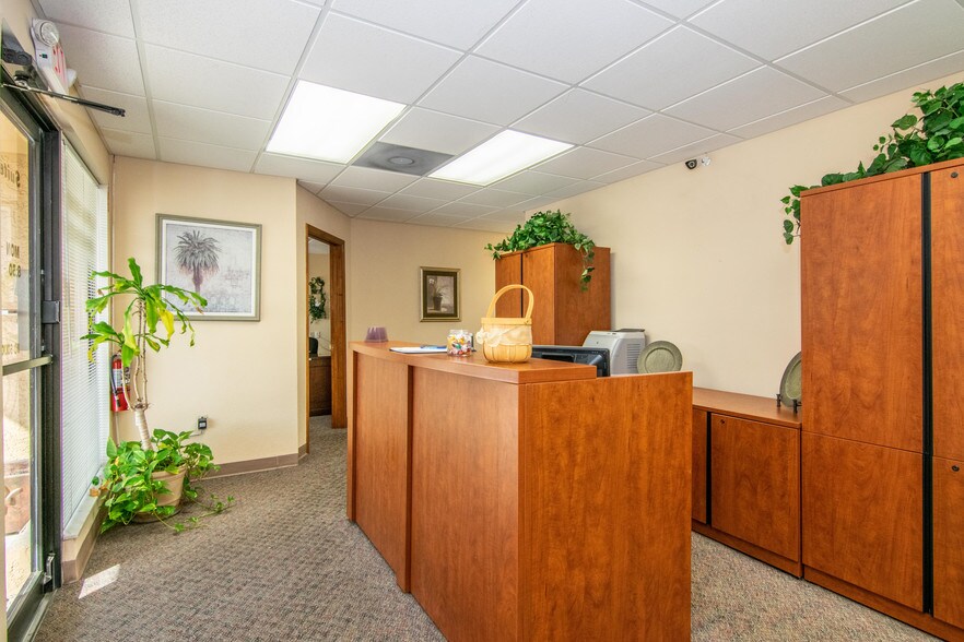 More Photos Of 13080 S Belcher Rd, Largo Office For Lease