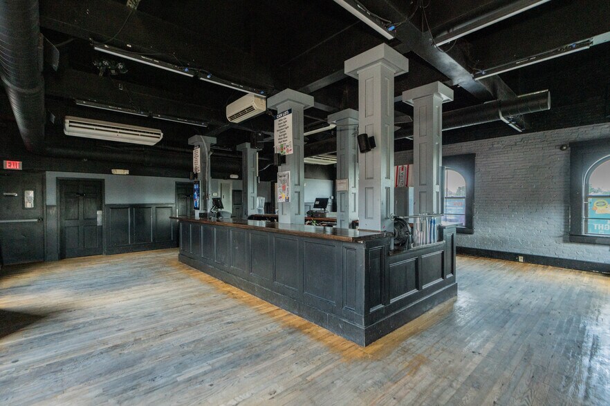 More Photos Of 19-21 Caroline St, Saratoga Springs General Retail For Sale