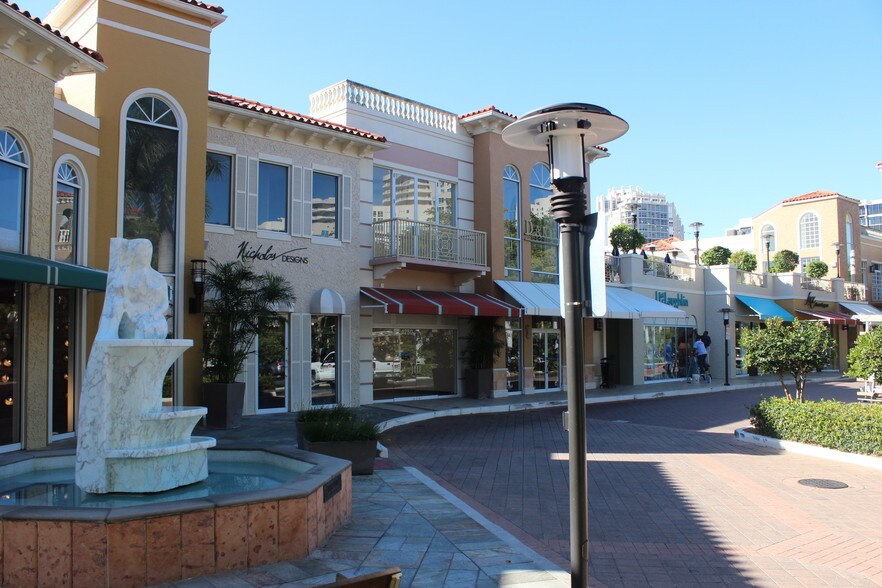 More Photos Of 4242-4280 Gulf Shore Blvd N, Naples Unknown For Lease