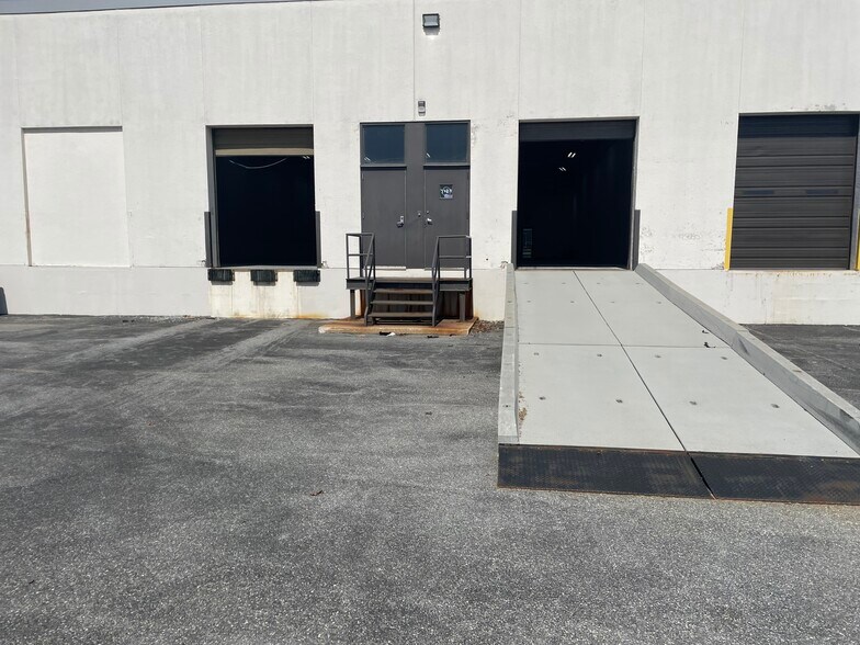 More Photos Of 7120-7132 Ambassador Rd, Windsor Mill Light Manufacturing For Lease