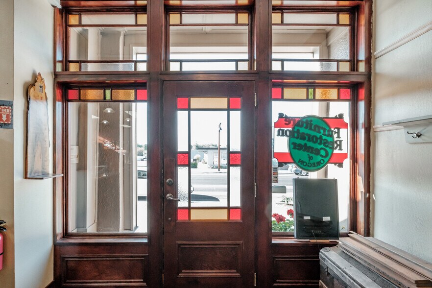 More Photos Of 1321 Main St, Philomath Storefront Retail Residential For Sale