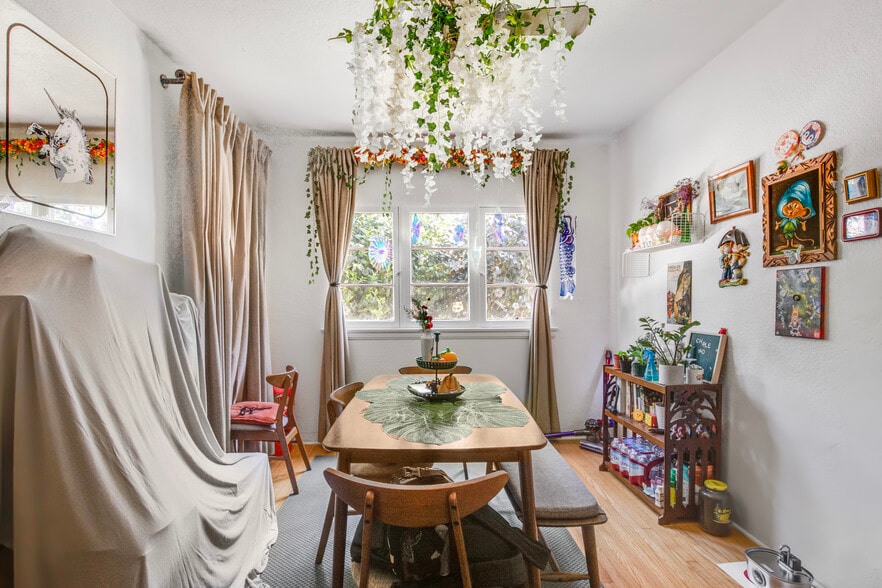 More Photos Of 209 Mira Mar Ave, Long Beach Multifamily For Sale