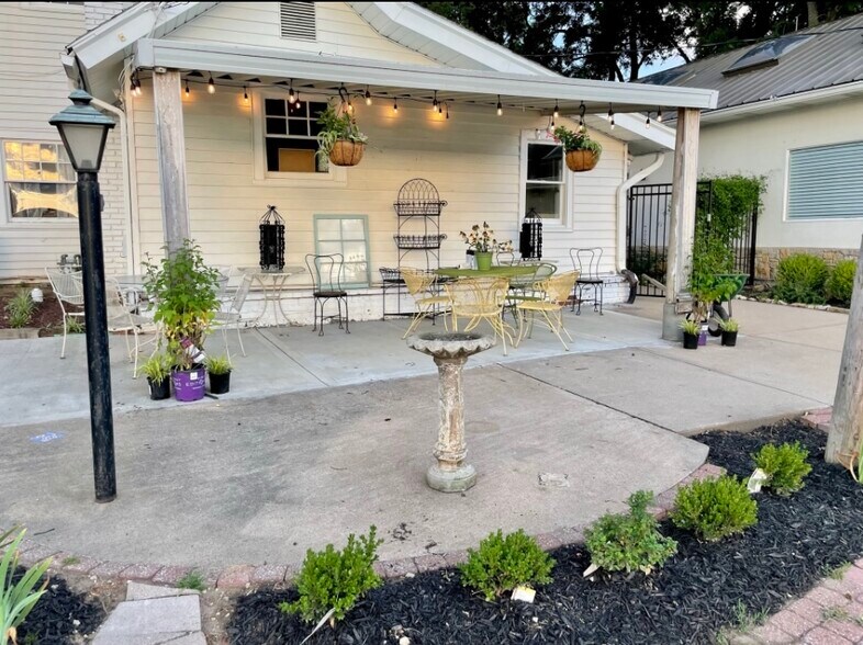 More Photos Of 5905 Slater St, Merriam Office For Lease