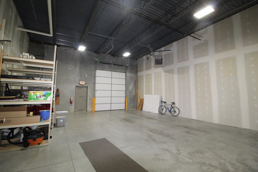 More Photos Of 200 Hoff Rd, Westerville Research And Development For Lease