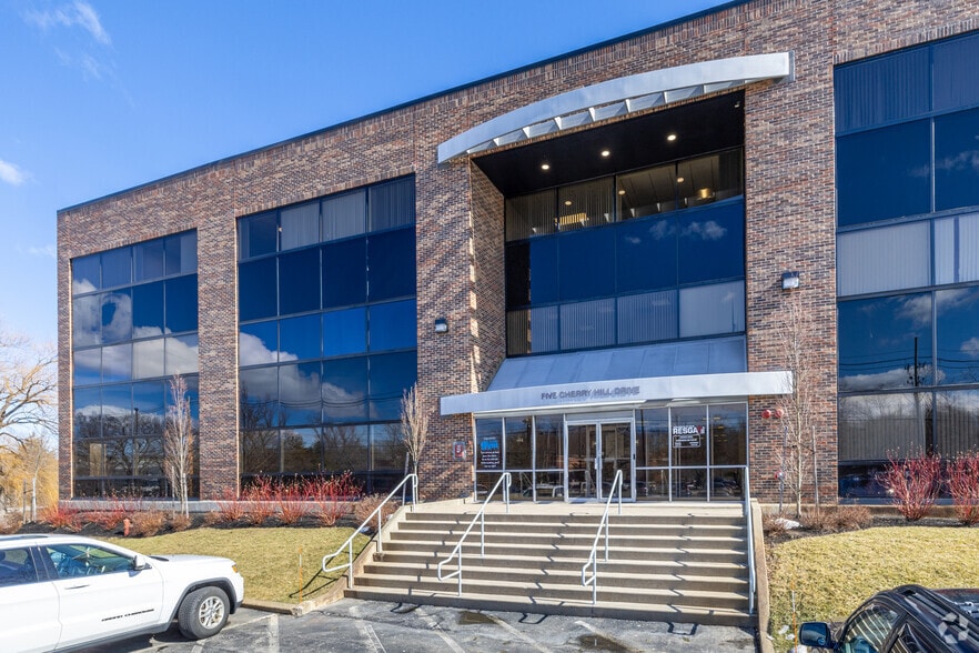 More Photos Of 5 Cherry Hill Dr, Danvers Medical For Lease