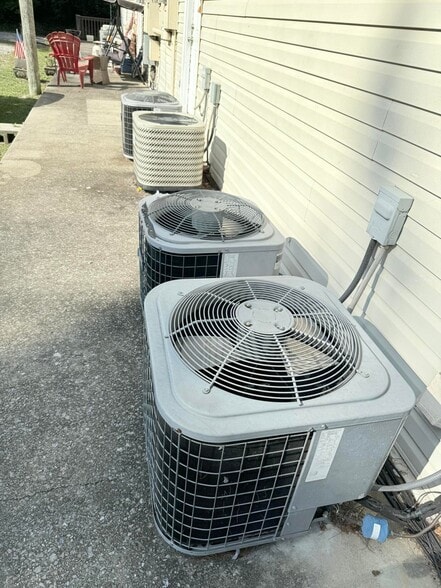 More Photos Of 105 Loveless Ln, Somerset Apartments For Sale