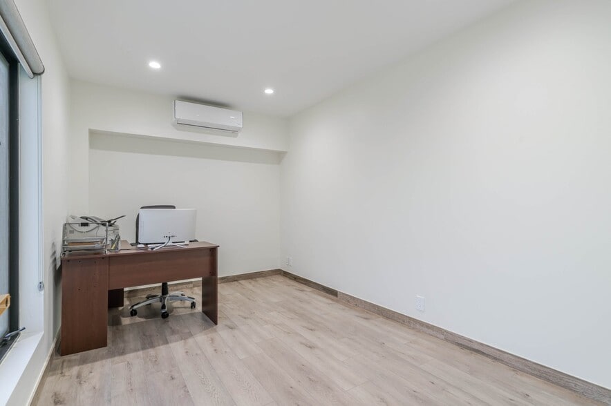 More Photos Of 11635-11637 Tuxford St, Sun Valley Warehouse For Sale