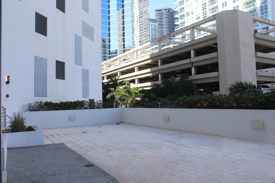 More Photos Of 1300 Brickell Bay Dr, Miami Apartments For Sale