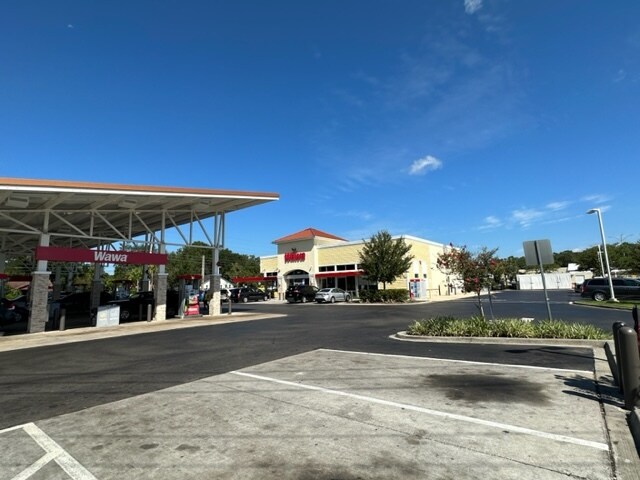 More Photos Of 3601 E Silver Springs Blvd, Ocala Service Station For Sale