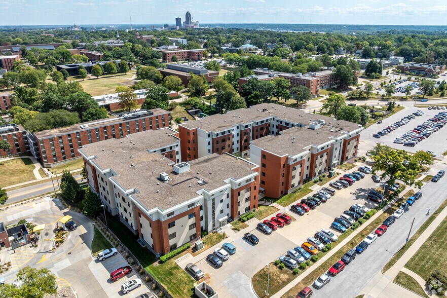 More Photos Of 1315 31st St, Des Moines Apartments For Lease