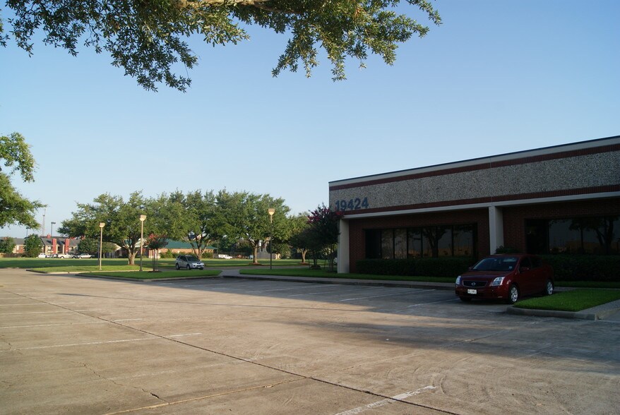 More Photos Of 19408 Park Row, Houston Unknown For Lease