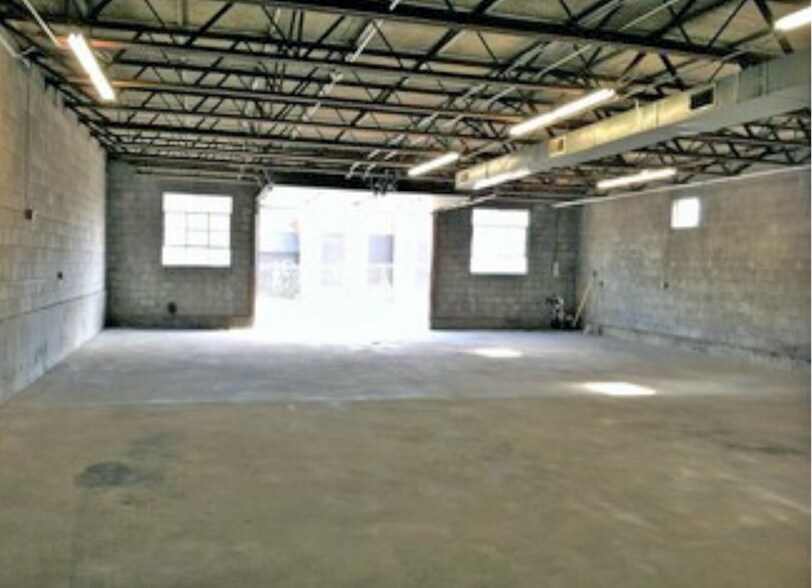 More Photos Of 31 Auburn St, Manchester Service For Sale