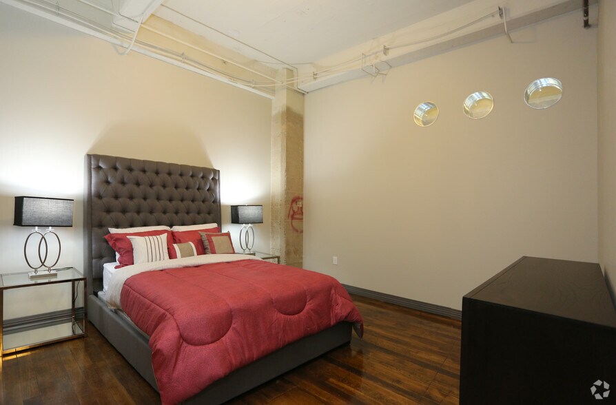 More Photos Of 500 S Ervay St, Dallas Multifamily For Sale