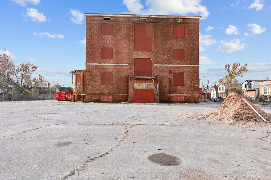 More Photos Of 4224 Fair Ave, Saint Louis Flex For Sale