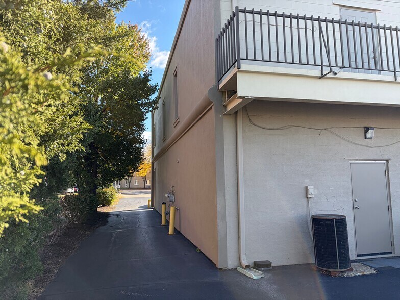 More Photos Of 151 S Springfield Ave, Joliet Medical For Sale