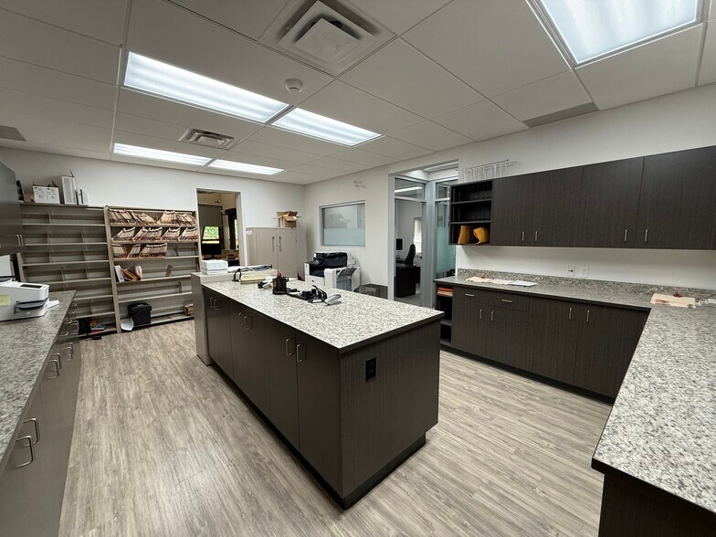 More Photos Of 518 Laura Av, Red Deer County Office For Sale