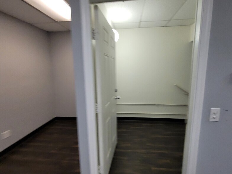 More Photos Of 800 S Rochester Ave, Ontario Warehouse For Lease