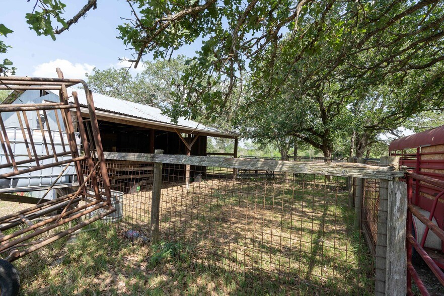 More Photos Of Gravel Pit @ Kingsbury Rd, Seguin Land For Sale