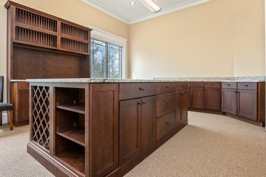 More Photos Of 3201 Heritage Plantation Blvd, Laurel Hill Office For Sale